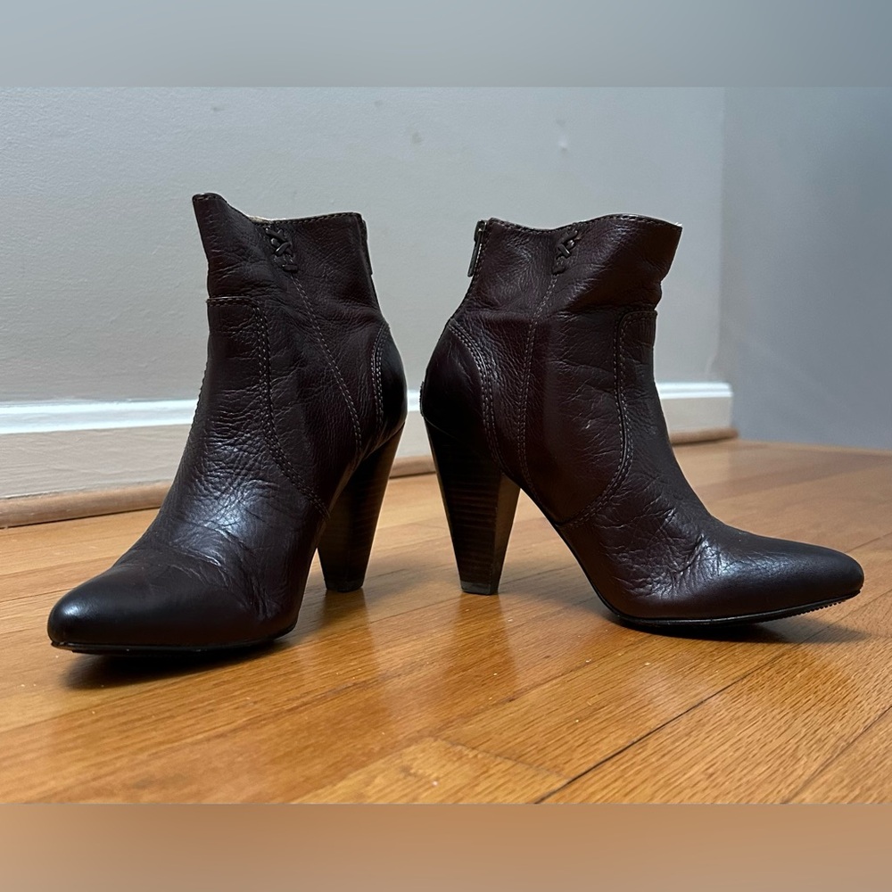 FRYE Regina Heel Bootie Brown Leather Ankle Pointed Toe Size 7.5